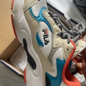 fila luminance sneakers size7